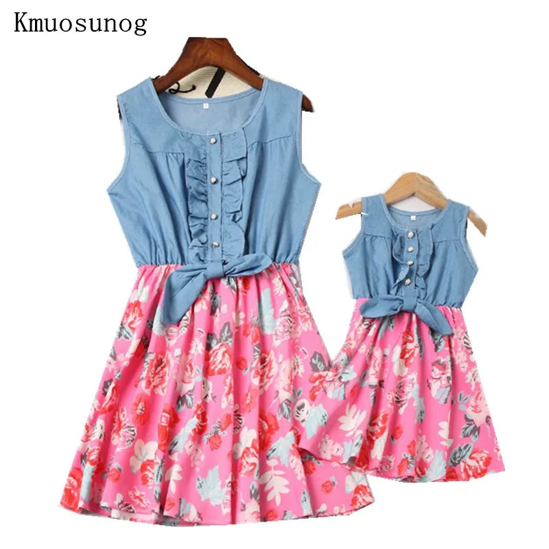 Летнее платье для мамы и дочки синее лоскутное без рукавов повседневное