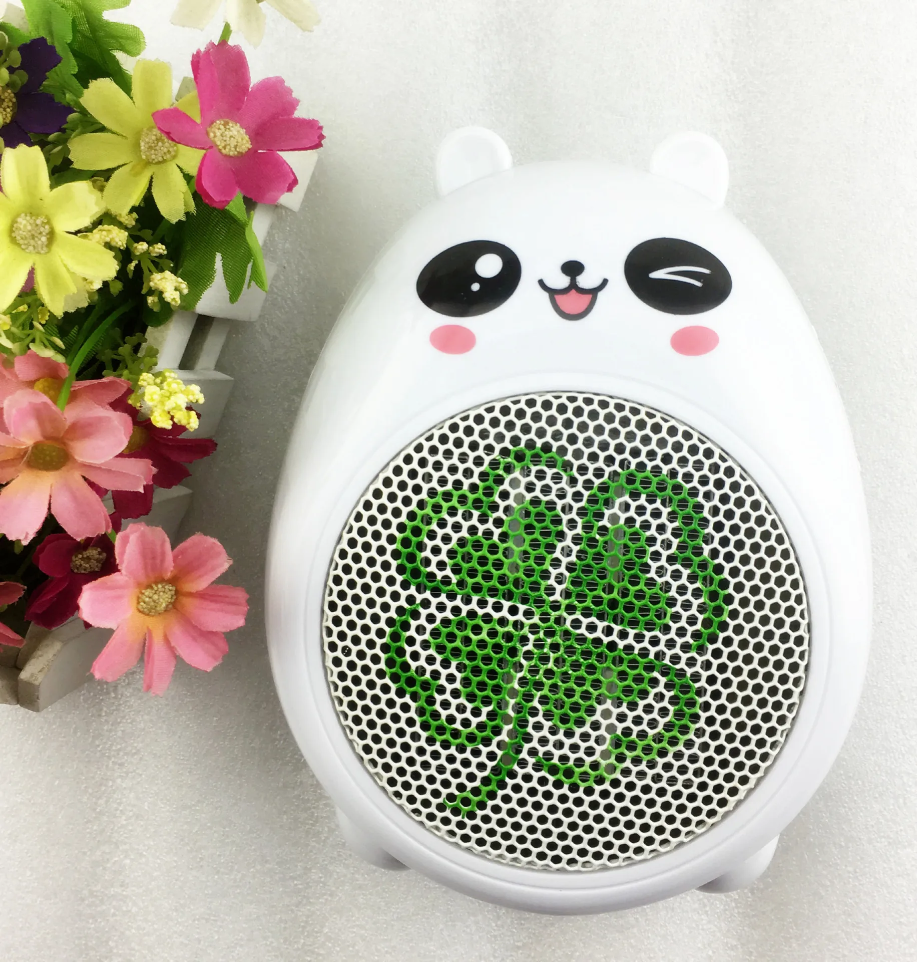 Горячая Распродажа зимой мультяшный мини-ОБОГРЕВАТЕЛЬ PTC керамический обогрев