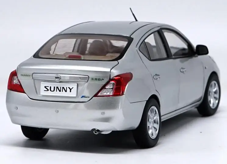 Высокая имитация Nissan Sunny, 1:18 sacle сплав автомобиля Расширенная Коллекция Модель, литой металлический автомобиль