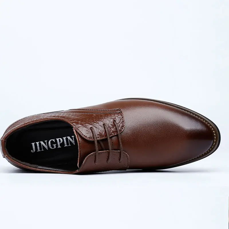 Красивые сезонные мужские деловые модельные туфли из натуральной кожи с острым