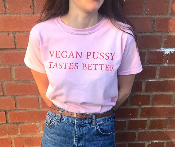 Веганских материалов PUSSY TASTES лучше красный С принтом в виде букв футболки