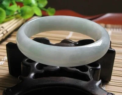 Royal moist and translucent stone bracelet edge flagship store natural ice kinds of jade treasures handed down female models |