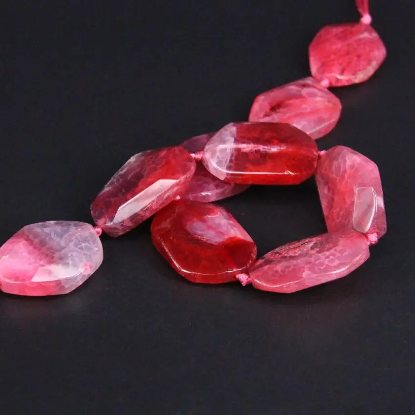 Approx9pcs/strand Розовый и красный цвет сырья трещину вен Агаты Граненый Самородок кусочек свободные Бусины, Натуральный Камень Плиты Подвески ювелирных изделий