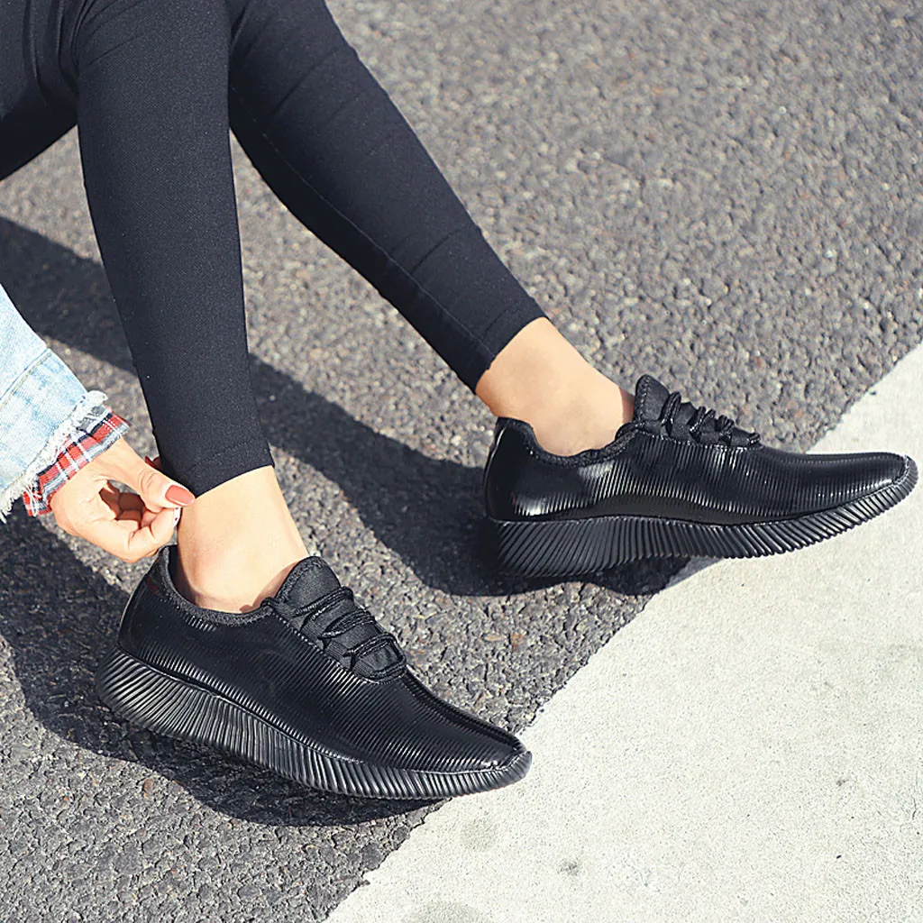 Черные кроссовки на платформе зеркальные женские светоотражающие женская