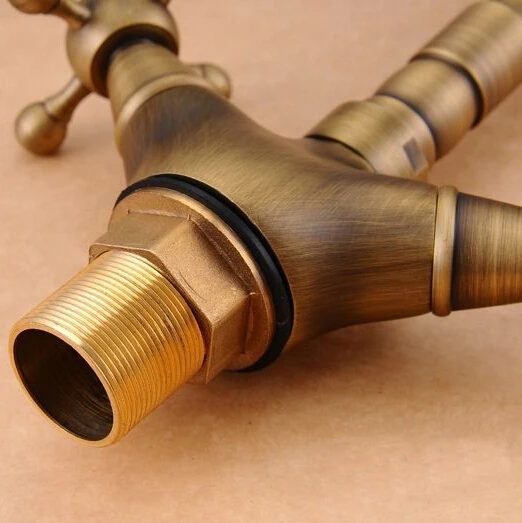 Латунный смеситель с античной бронзовой отделкой поворот на 360 градусов |