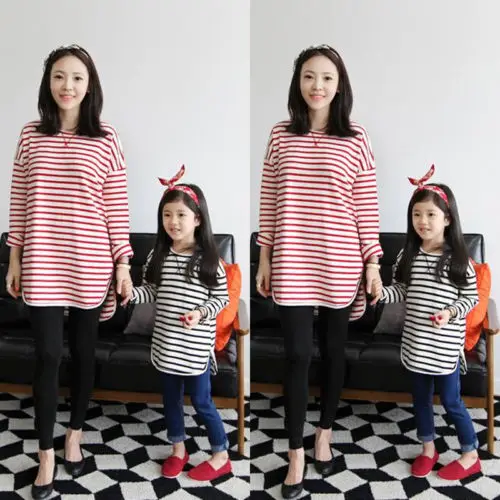 Одинаковые футболки в полоску для всей семьи модные с длинными рукавами мамы и