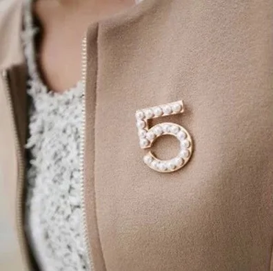 50 шт. новые модные броши в форме канала женская брошь с булавкой cc для свадебного