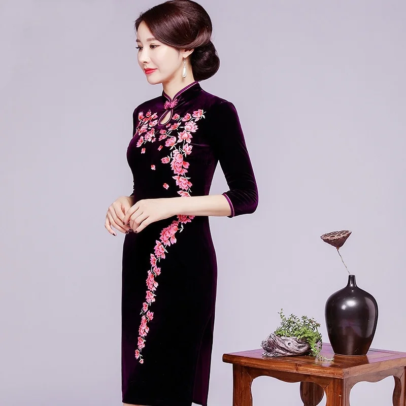 Красное платье чонсам традиционное китайское Ципао с вышивкой велюр вечернее
