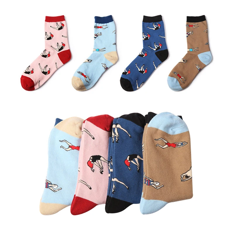 

4 Pairs Women Men Socks Novelty Neutral Illustration Sock Creative Women Panda Match Snow Mountain Spacemen Cartoon Funnyn Socks