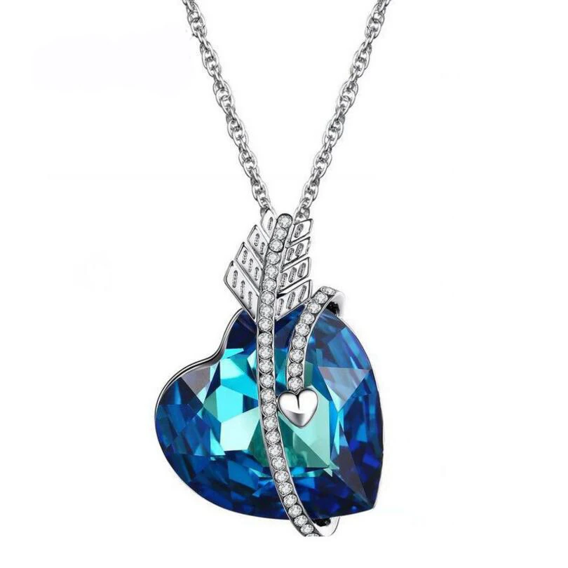 Романтическое ожерелье с подвеской в виде сердца ожерелья и подвески синим