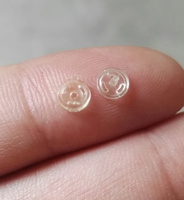 

Free shipping 100pcs/lot BJD diy Doll clothes doll accessories mini button Snap mini buckle 4MM blyth doll clothing accessories