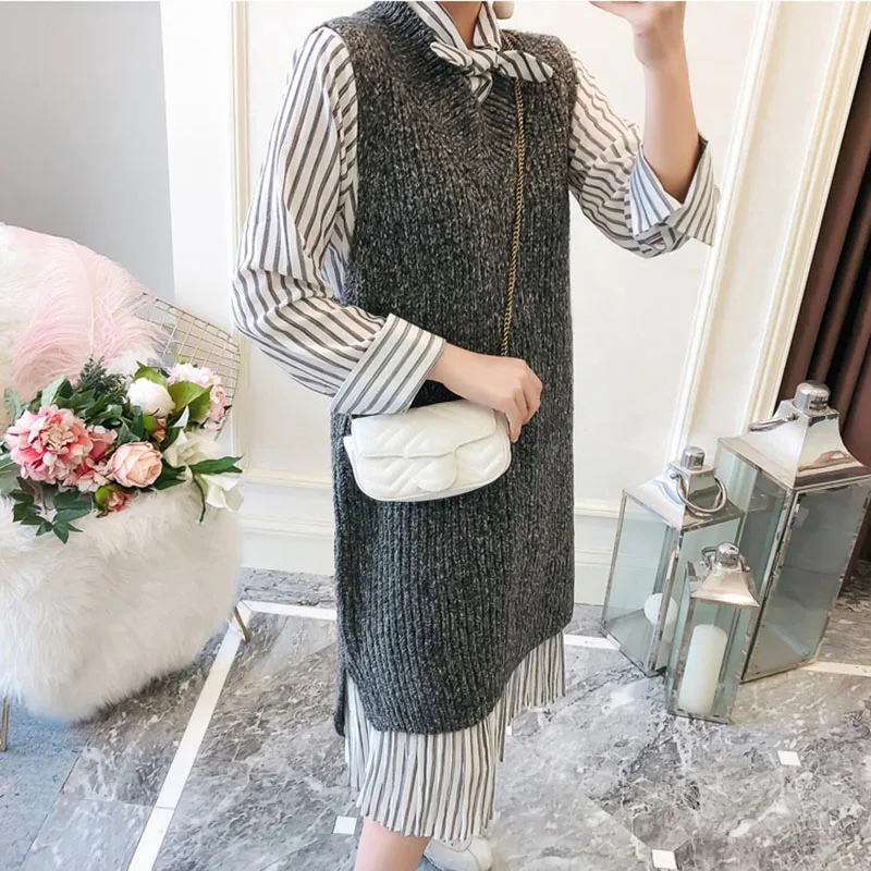 

2018 Autumn Winter New Pullover Sleeveless Sweater Women's Hem Split Long Sweater Vest V-neck Knit Vest Dress Large Size LQ436