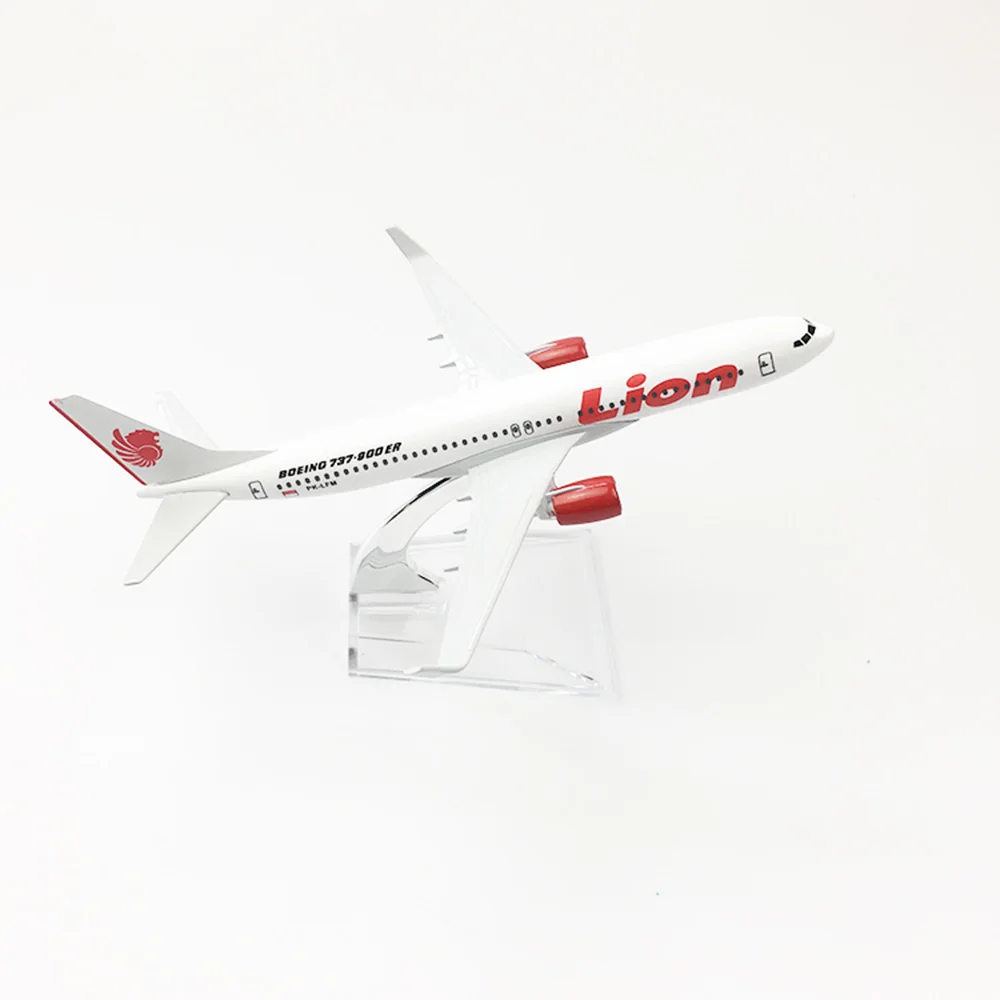 Летательный аппарат в масштабе 1/400 самолет Боинг 737 авиакомпании Lion 16 см модель