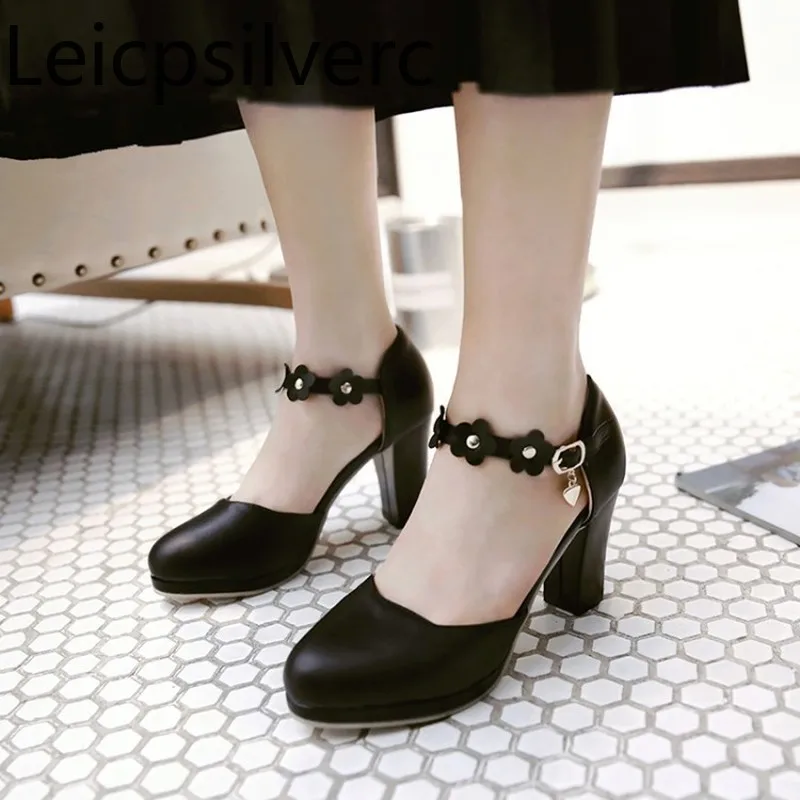 Туфли-лодочки женские с круглым носком высокий каблук металлическим украшением