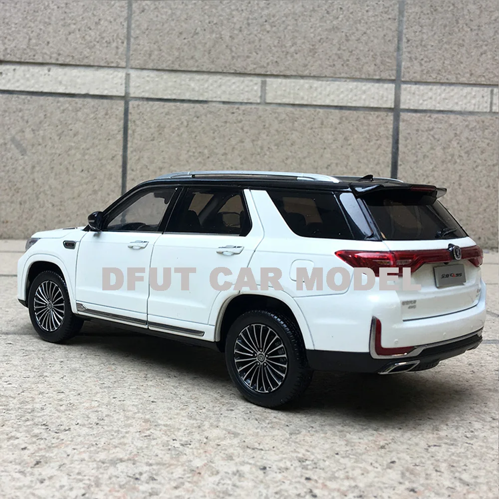 Модель игрушечного автомобиля из сплава 1:18 модель внедорожника CS95 оригинальные
