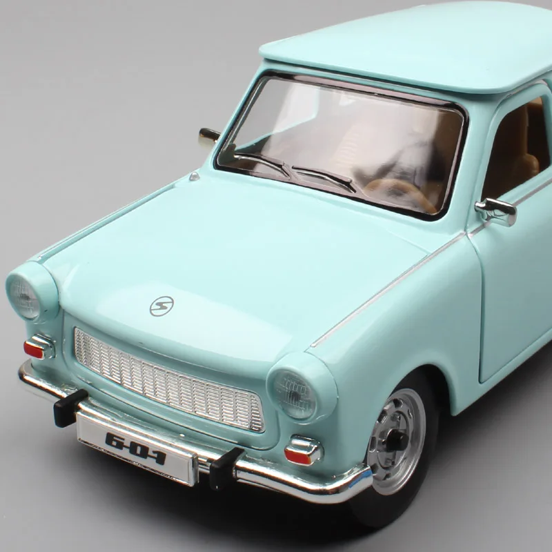 Kid's 1 24 классический винтажный немецкий DDR The Trabant 601 S P601 Trabbi DeLuxe 1966 литье под давлением масштабная модель Машинки Игрушки Миниатюрные модели
