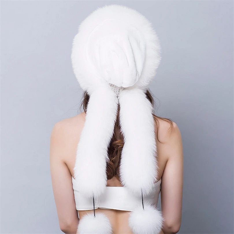 Рисунок 5 - Женская меховая шапка-бомбер