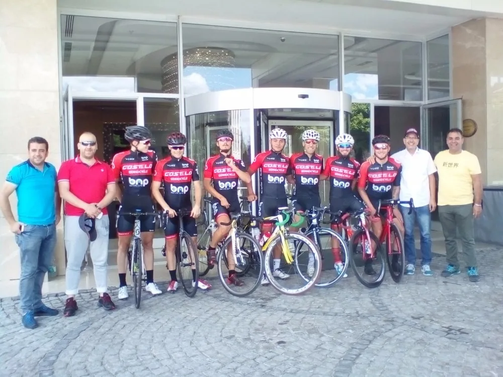 Команда Costelo BNP Swiss UCI одобренный велосипедист