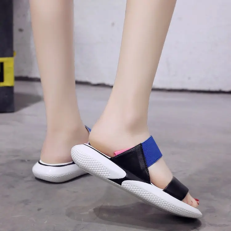 Сандалии на плоской подошве с открытым носком передний и задний ремешок