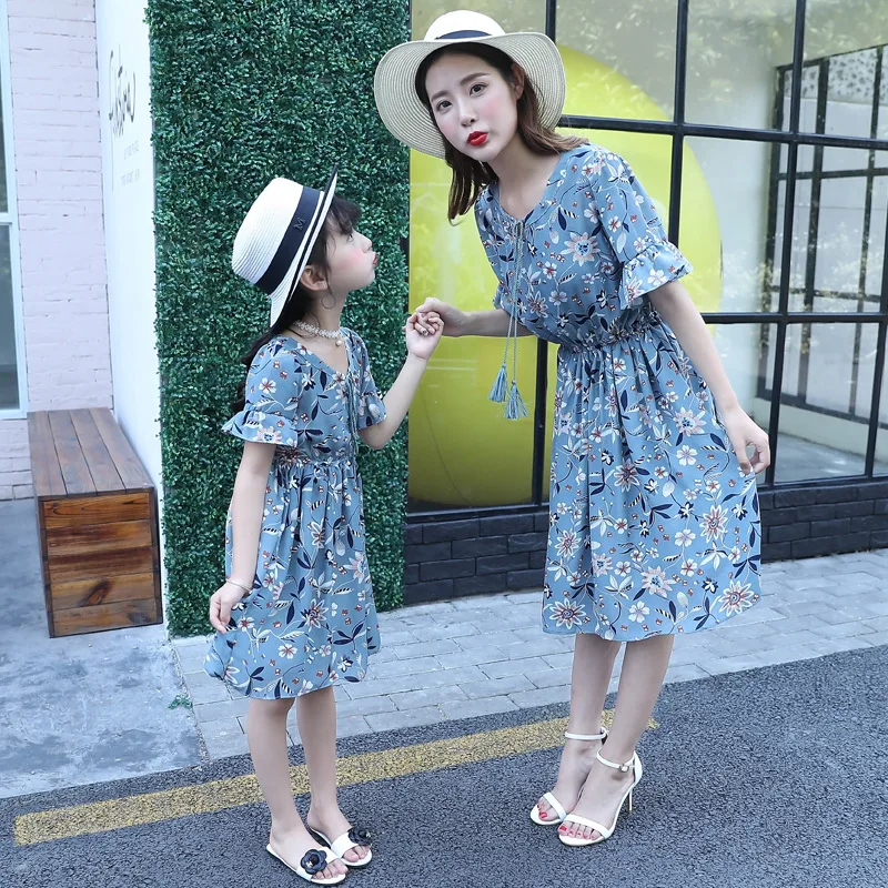 

Летнее шифоновое платье с коротким рукавом для мамы и дочки