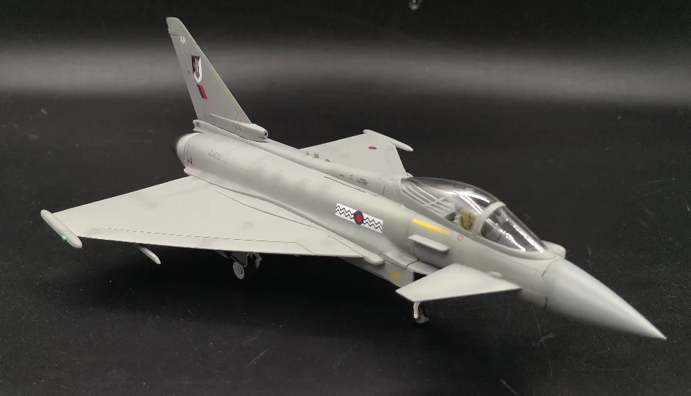 1: 72 британских ВВС EF 2000A модель тайфуна истребителя труба законченная коллекции