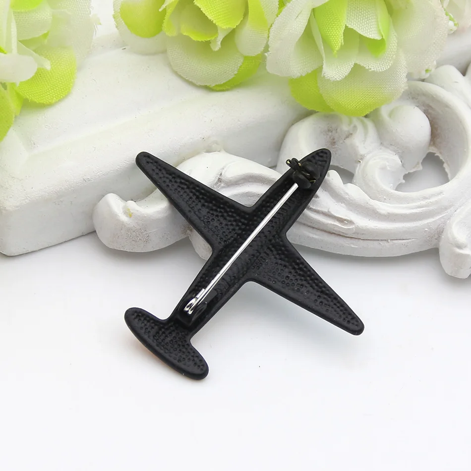 2016 трендовые броши в виде самолета для женщин лаковые черные полоску с зебрами