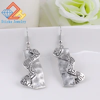 the latest fashion retro palace carved earrings jewelry factory direct