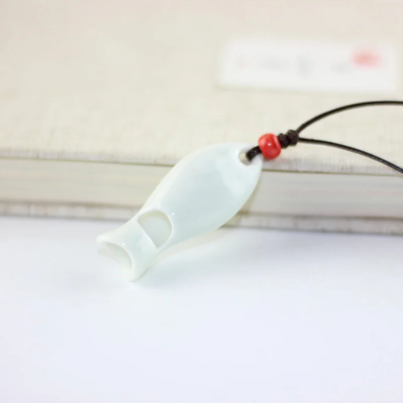 Женское керамическое ожерелье-чокер с подвеской-свистком | Украшения и