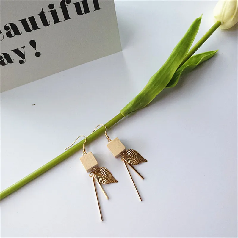 Free shipping 2017 NEW popular women jewelry Golden leaf square wooden pendant earrings retro fashion girls party accessories | Украшения и