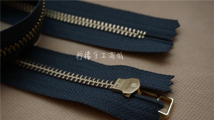 YKK5 Золотая медь закрыта относительно первой черной 40-70 см сумочки нашивка