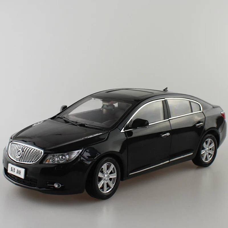 1:18 литая под давлением модель для GM Buick Лакросс 2009-2012 черный седан игрушечная