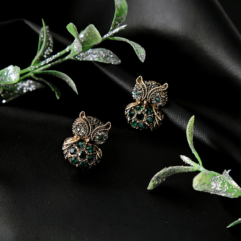 Wholesale Women Green Owl Earring New Fashion Cute Rhinestone Stud Earrings Vintage Accessories