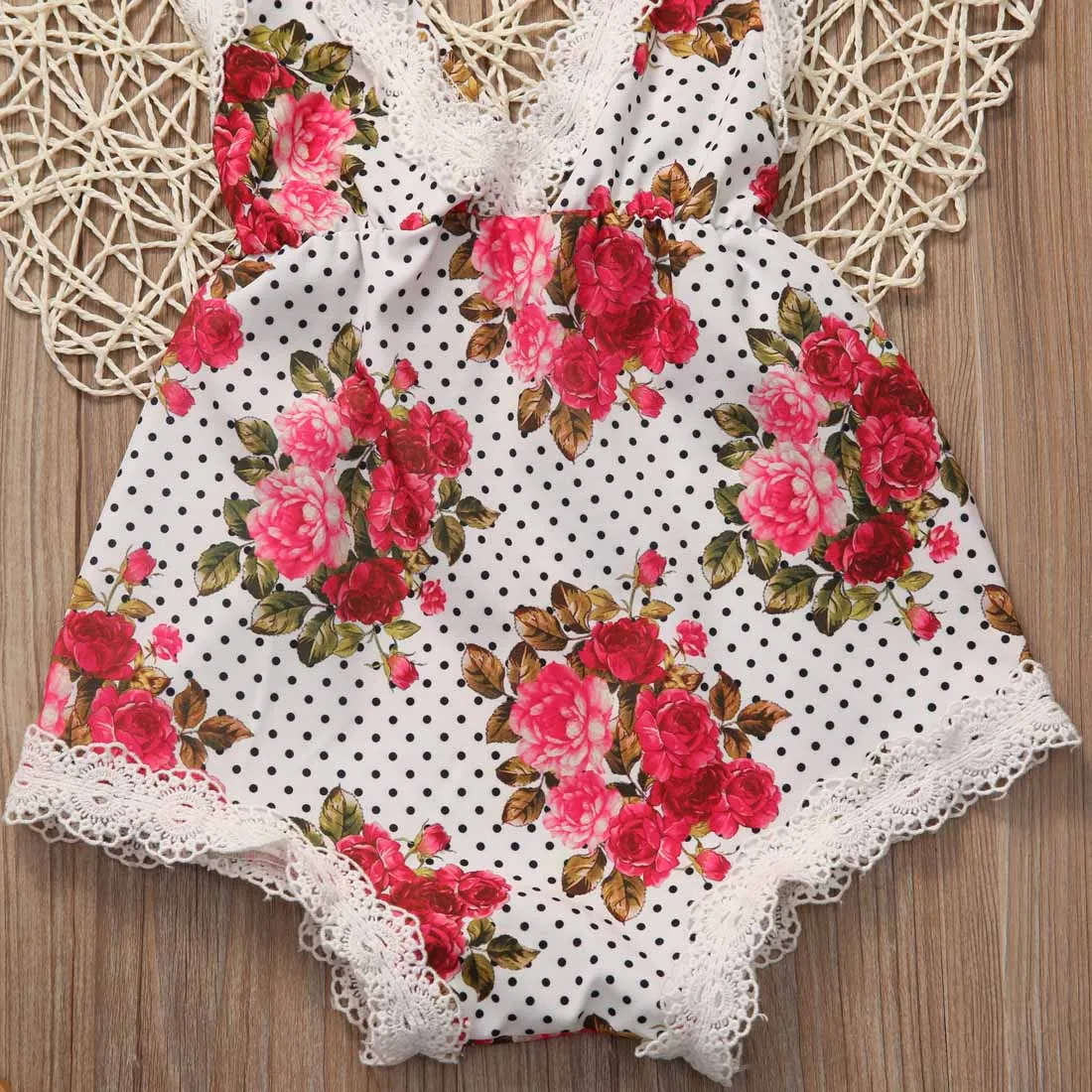 Детское летнее боди на бретельках с V образным вырезом и открытой спиной детское