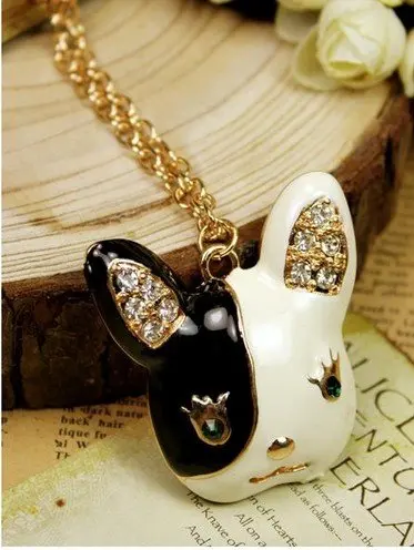 Новое поступление 2013 Модный черный и белый кролик милый кулон Крутое длинное