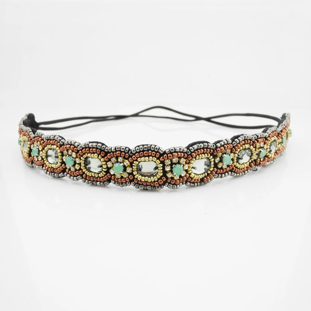 Удобные аксессуары для волос с зелеными металлическими бусинами и