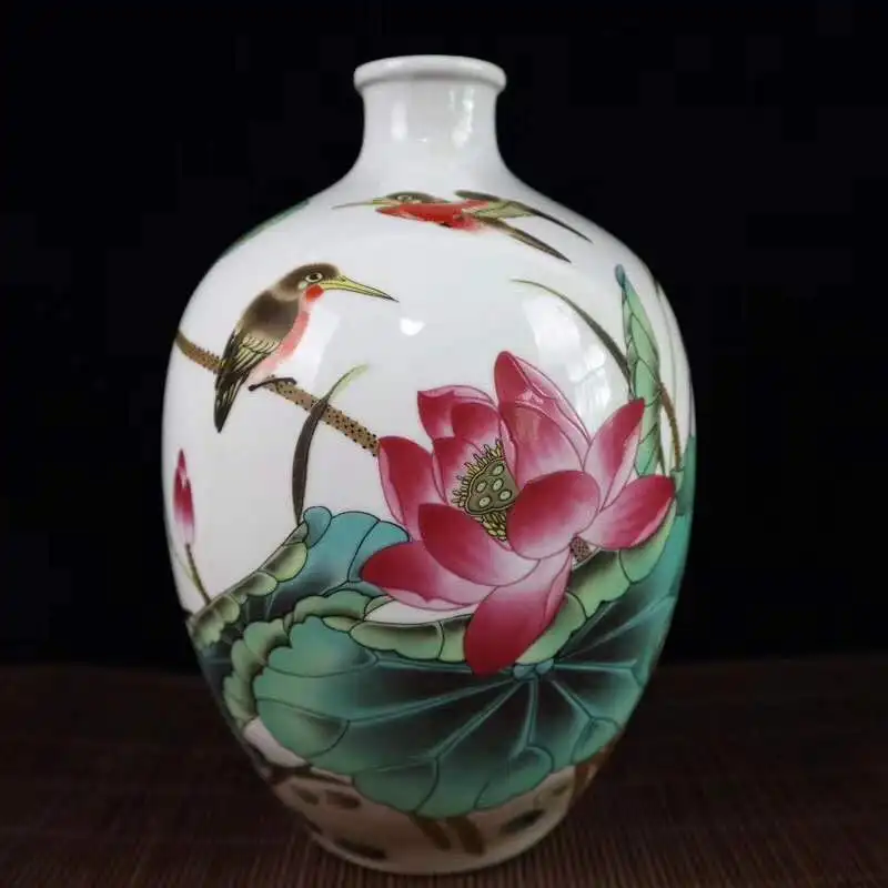 Exquisite Chinese Famille-Rose Porcelain Birds and Lotus Designs Auspicious Ornament Vase