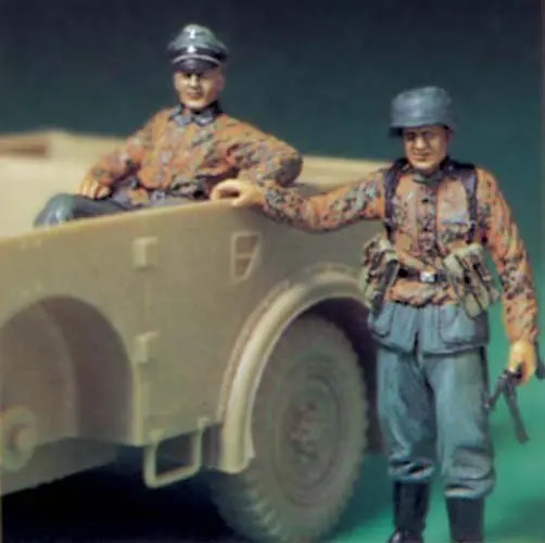 Предзаказ товаров-LF 0076 1/35 мировая война II Немецкий ss коммандер и пехота |