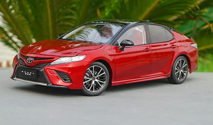 1/18 Toyota Camry Спорт 8th поколения литья под давлением модель автомобиля игрушечные лошадки с черным верхом для обувь мальчиков подарок коллекци