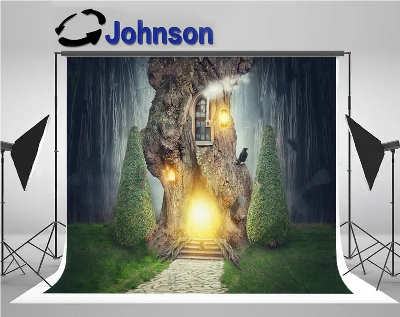 Фото Сказочный фон для фотосъемки с изображением дерева дома двери темного пуха