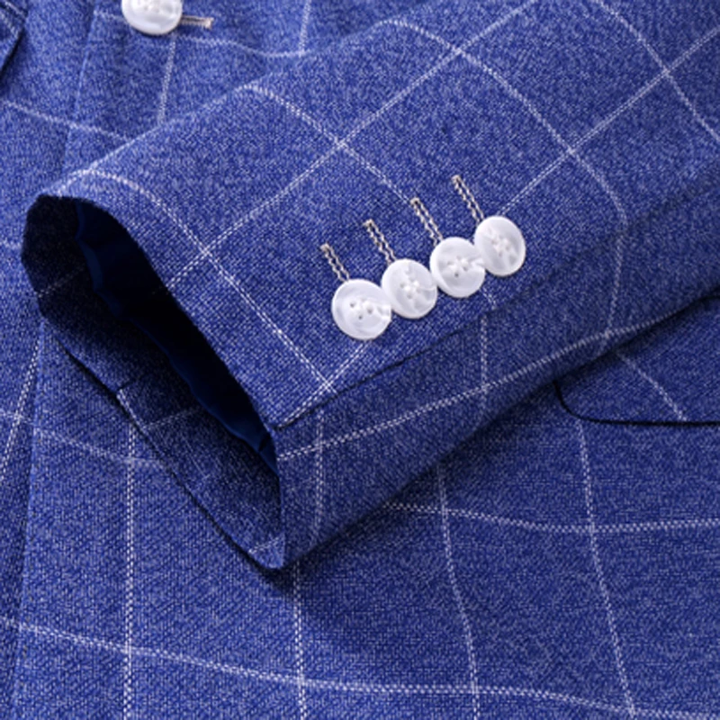 Мужской деловой костюм классический двубортный из трех предметов большого