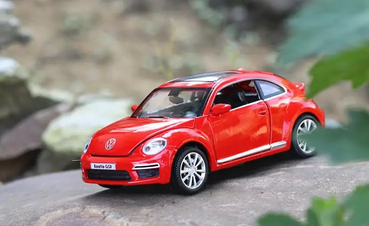 1:32 Масштаб Volkswagen Beetle модель автомобиля литой металлический игрушечный автомобиль звук и светильник 4 открытые двери