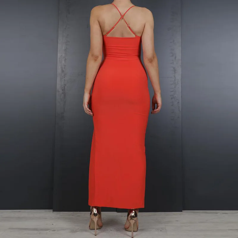 Модное женское платье с открытой спиной и высоким разрезом на тонких бретельках