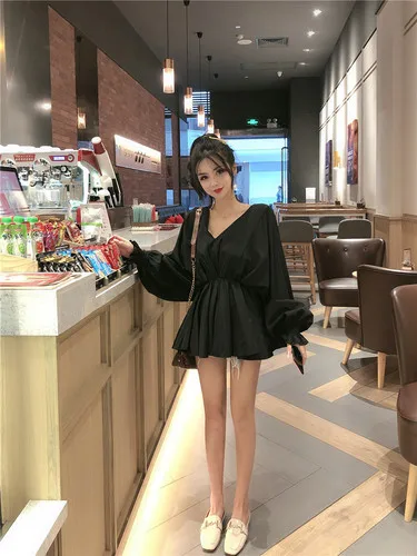 Женский топ с рукавами-фонариками и V-образным вырезом |