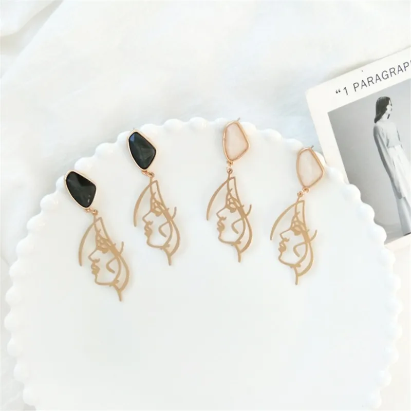 

Newest Fashionable Curved Resin Woman Face Drop Earrings For Imitation Jewelry