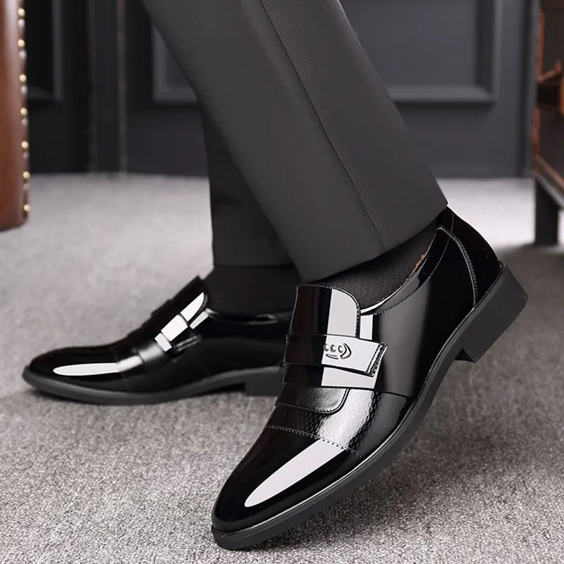 Качественные формальные мужские классические туфли с острым носком новые