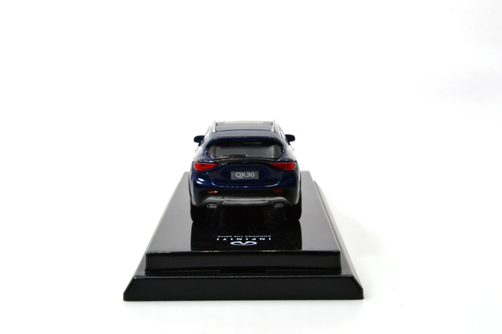 1/64 1:64 1 64 масштаб Infiniti QX30 2017 синяя литая модель автомобиля Оригинальная