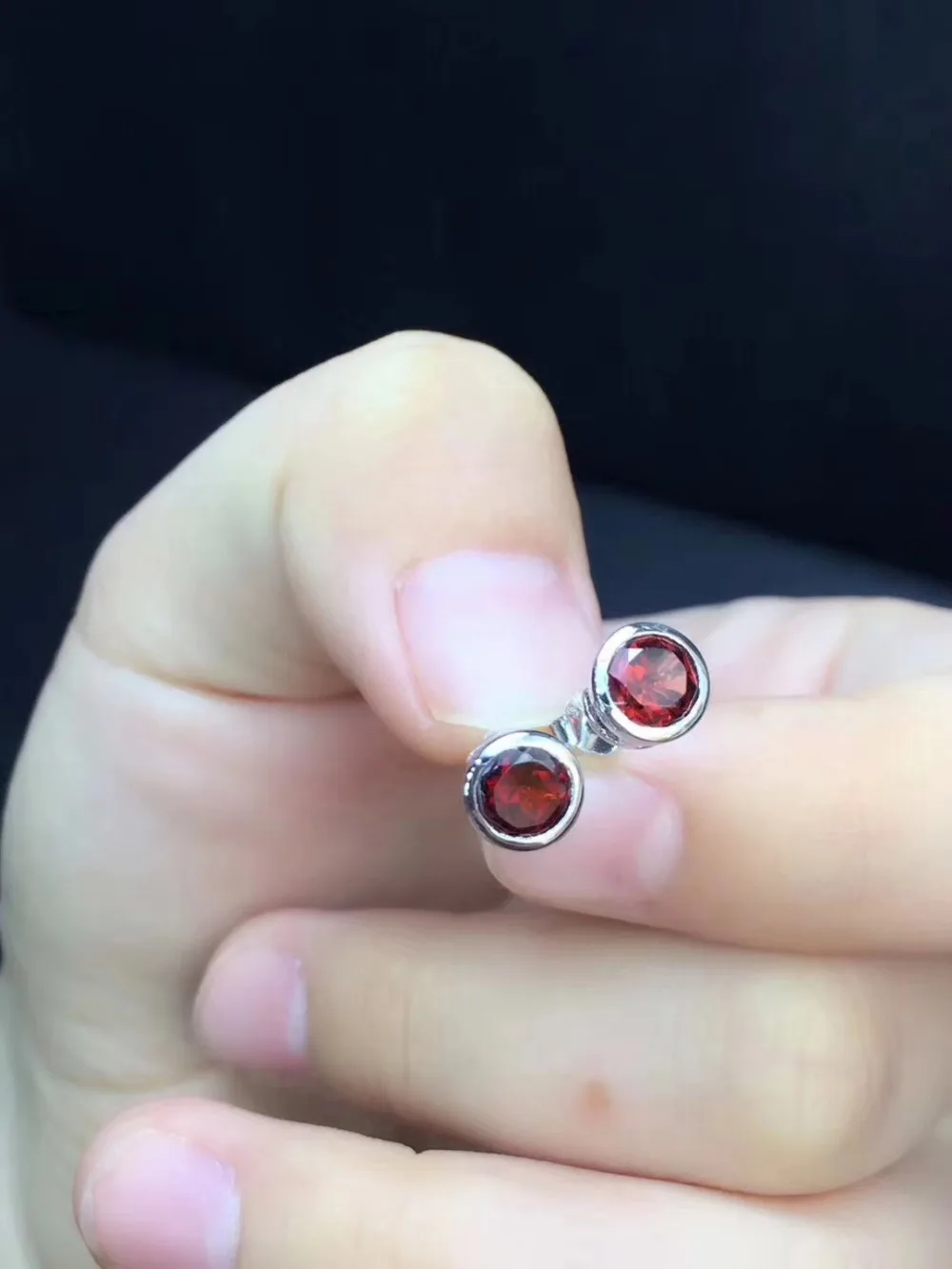 Женские серьги из серебра 925 пробы с натуральным красным гранатом | Украшения и