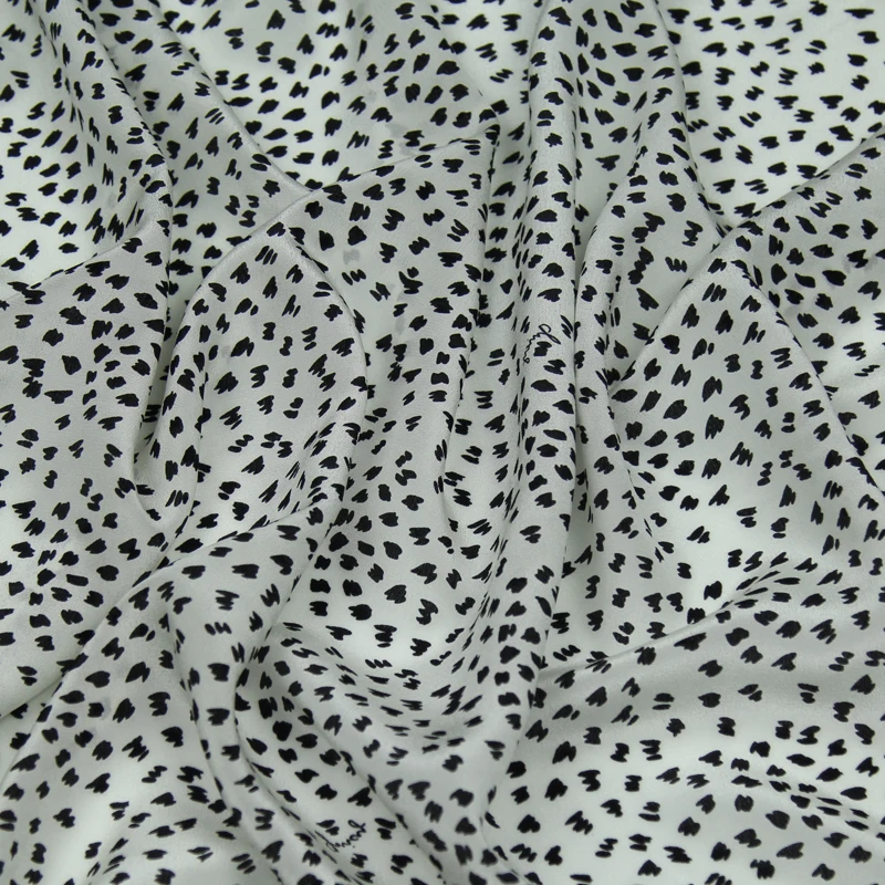 Шелк крепдешин ткань черный Мини пятна принт на белом фоне SCDC808 | Дом и сад