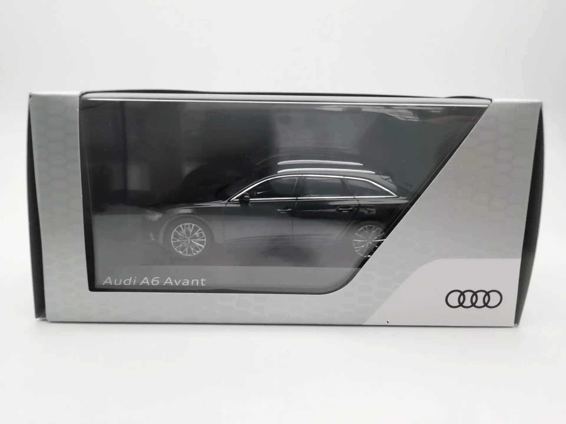 Оригинальная фабрика 1:43 Au di A6 Avant белый сплав игрушечная машинка игрушки для детей литая под давлением модель автомобиля подарок на день рождения