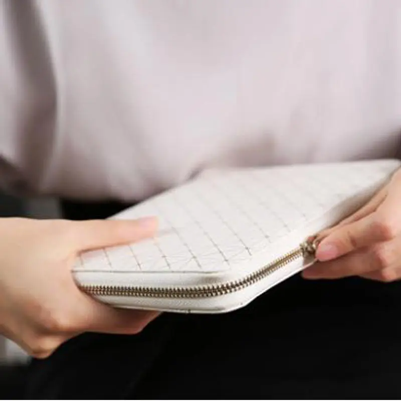 

Yiwi Notebook White Gold Stripe Zipper Bag PU Leather Organizer Planner With Calculator or Memo Pads